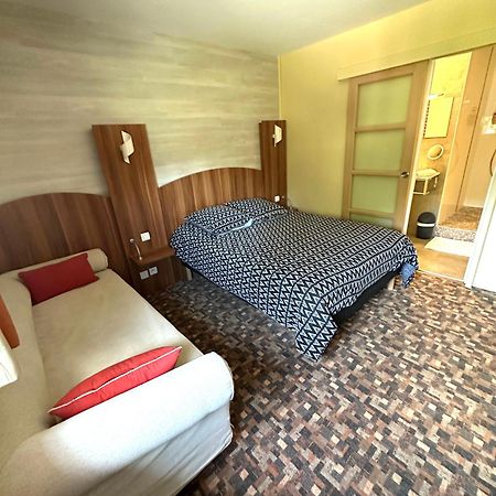 Hotel Roc Land Les Portes du Coglais Eksteriør billede