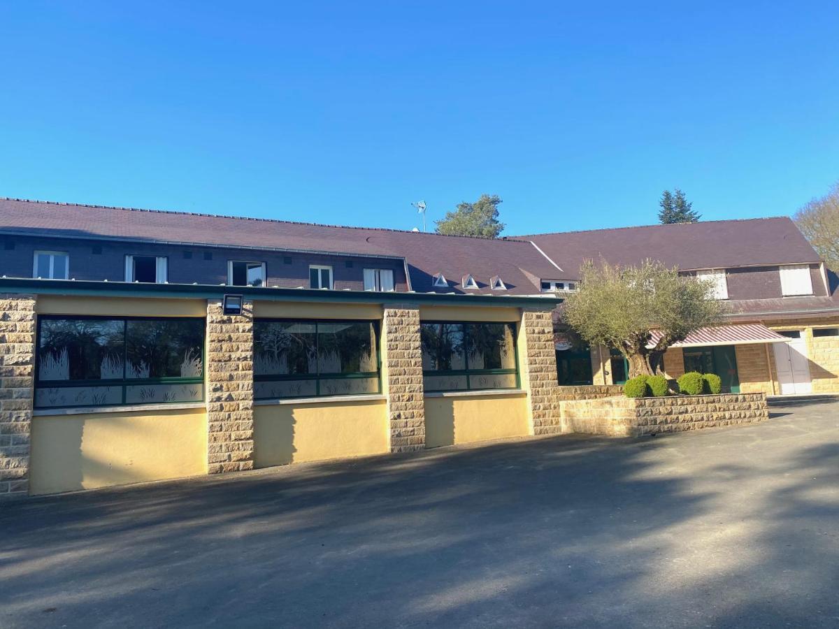 Hotel Roc Land Les Portes du Coglais Eksteriør billede