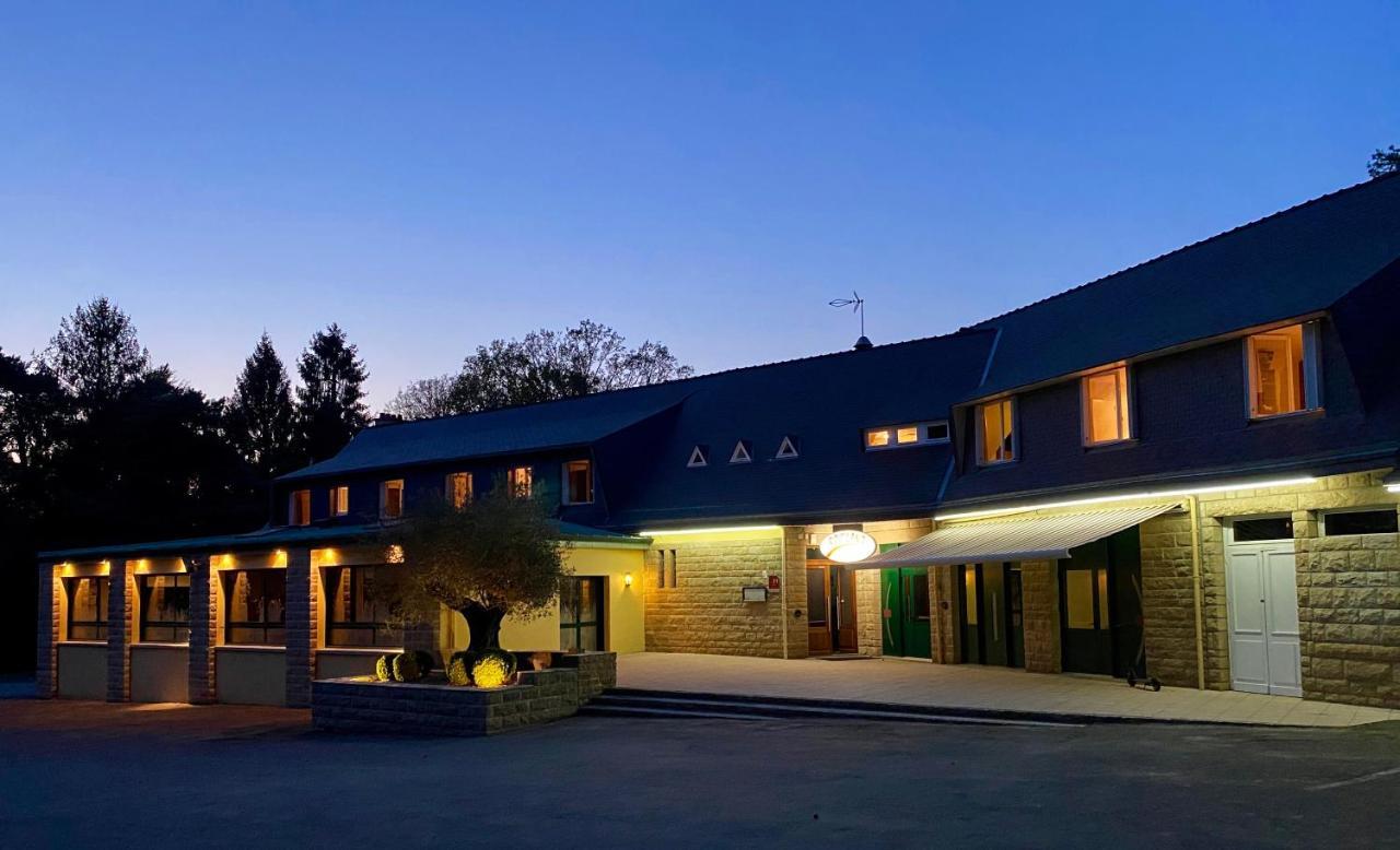 Hotel Roc Land Les Portes du Coglais Eksteriør billede