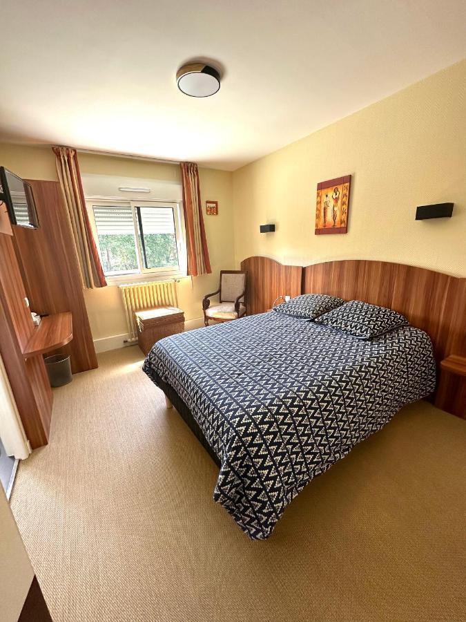 Hotel Roc Land Les Portes du Coglais Eksteriør billede